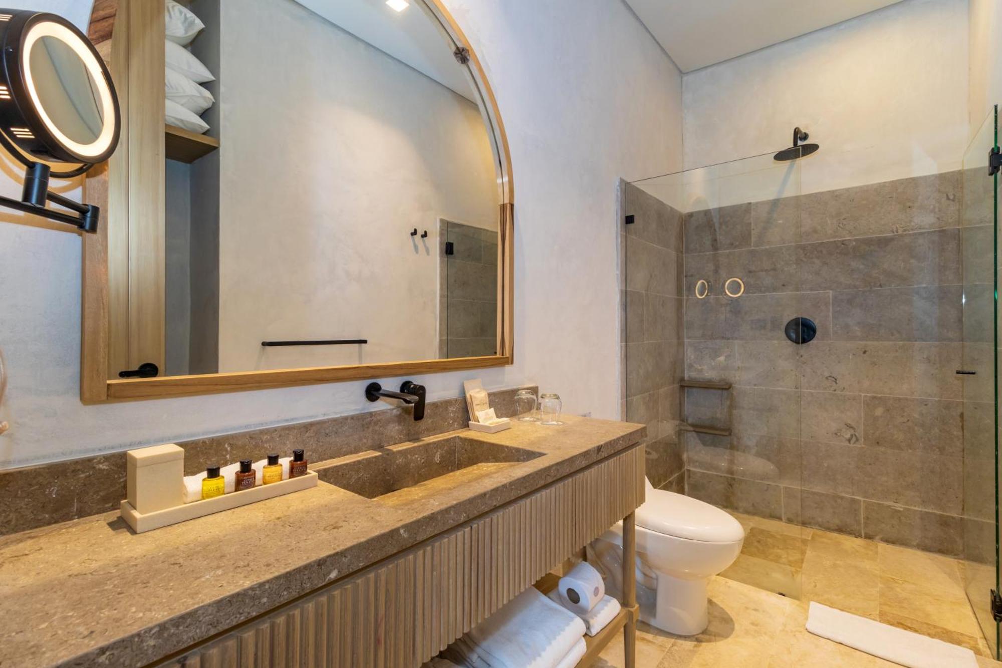 Cinco Boutique 5*
